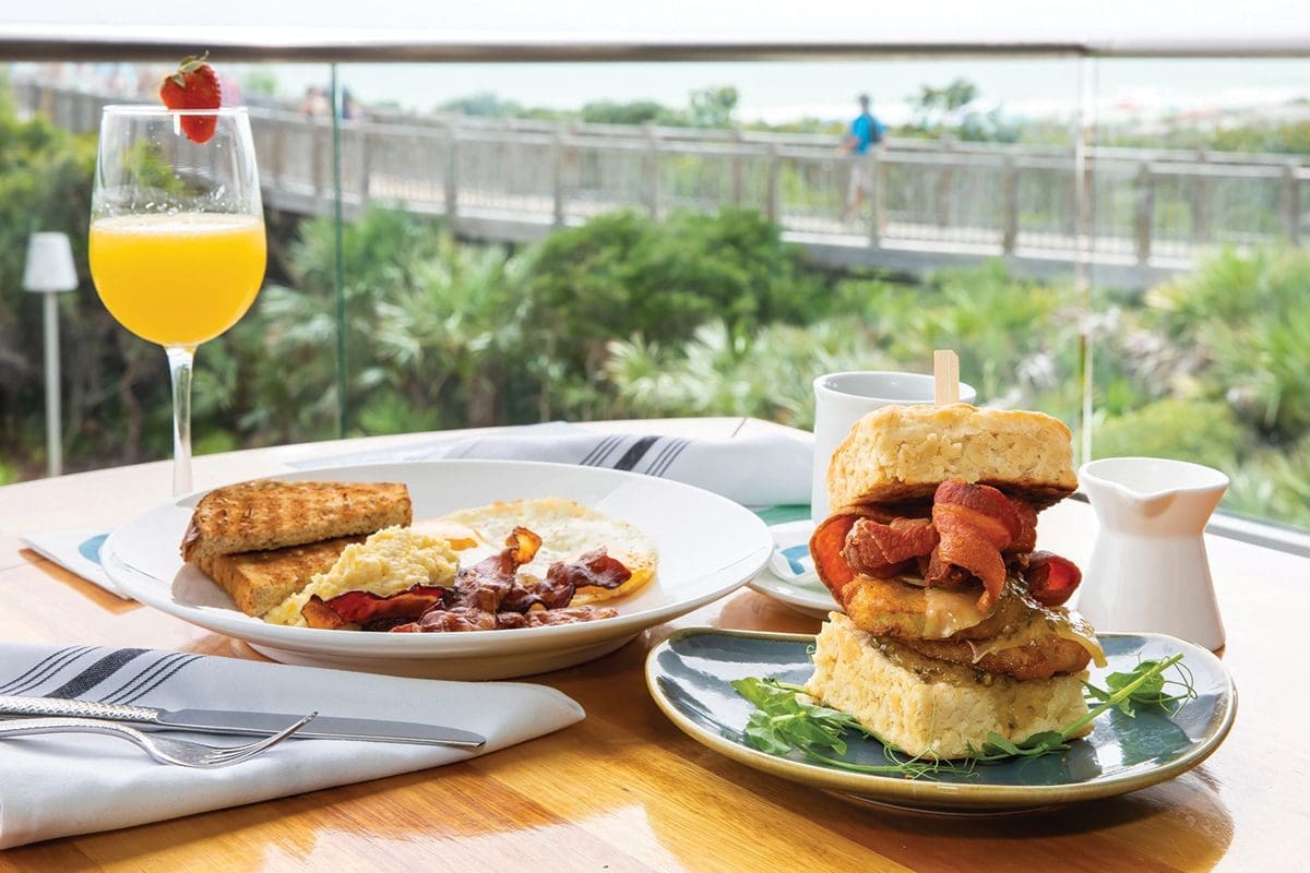 Live Music Brunch Sundays at FOOW